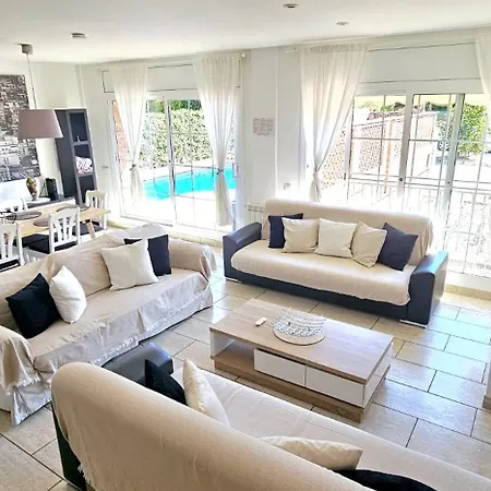 Holiday home Casa Con Piscina En Costa Barcelona *