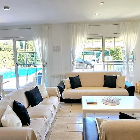 Casa Con Piscina En Costa Barcelona Holiday home *